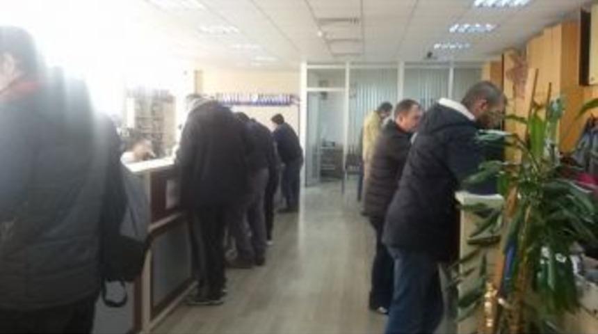 Su Bor&ccedil;luları Soluğu Veznede Aldı