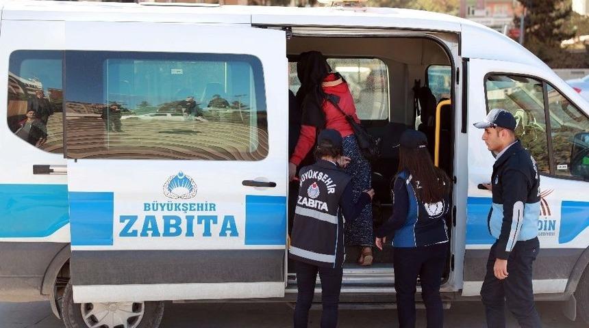 Mardin&rsquo;de Zabıta Dilencilere G&ouml;z A&ccedil;tırmıyor