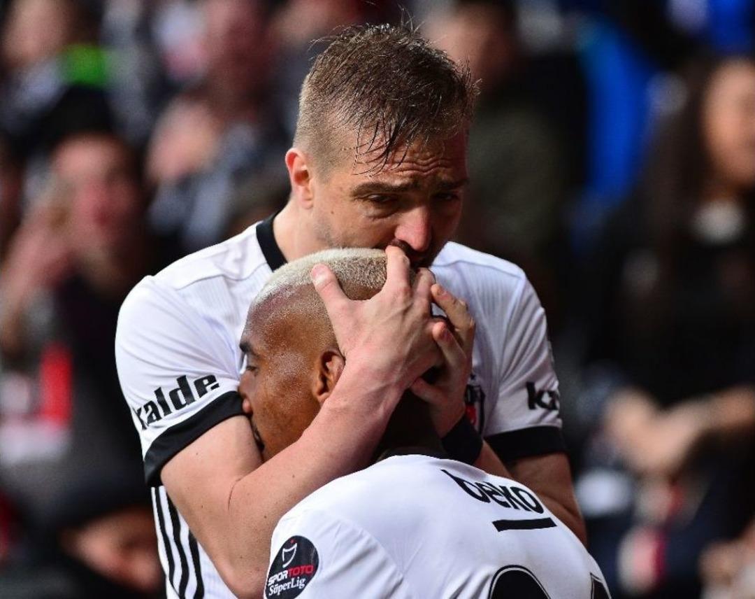 Spor Toto S&uuml;per Lig: Beşiktaş: 2 - G&ouml;ztepe: (ilk Yarı)