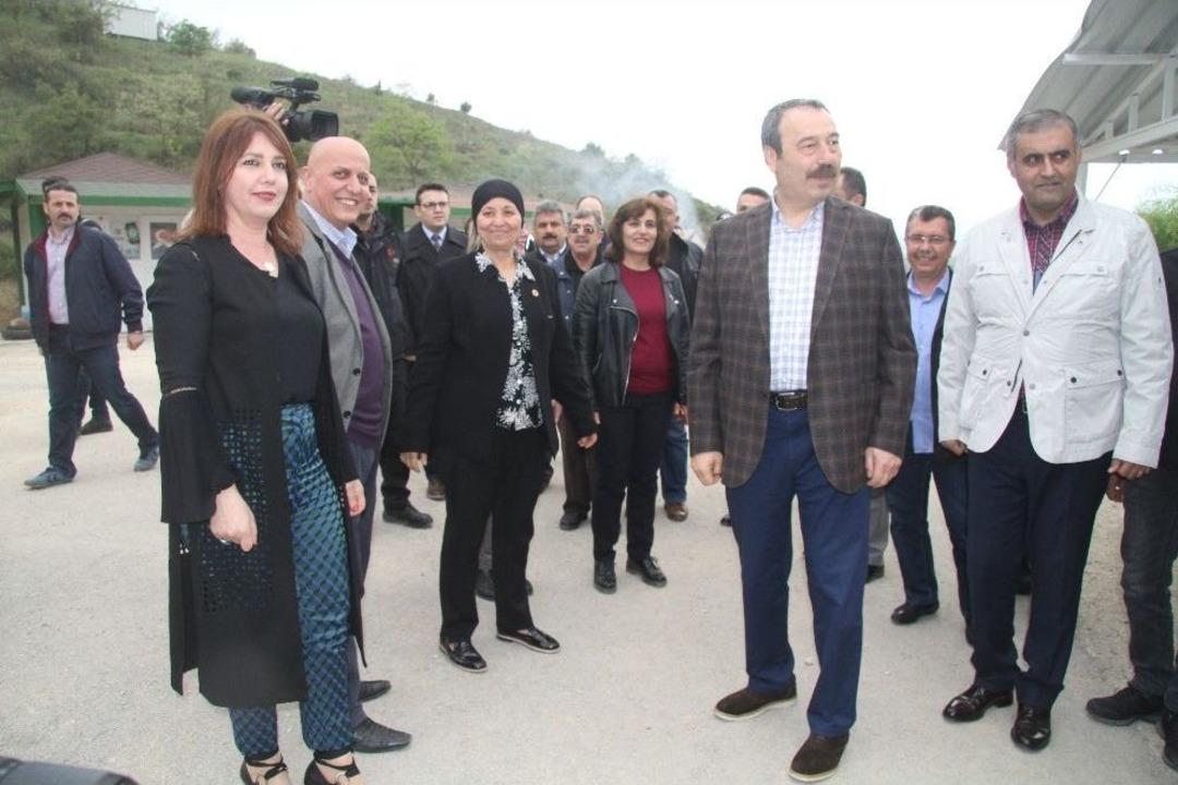 Emniyet M&uuml;d&uuml;r&uuml; Ak, Bursalı Muhtarlara Atış Eğitimi Verdi