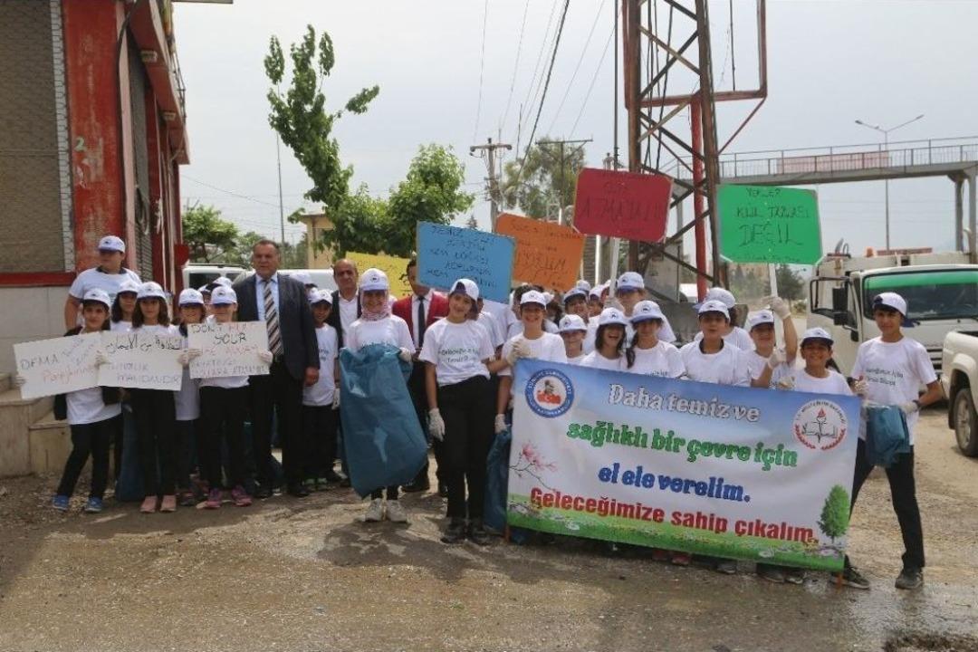 Silopi&rsquo;de &Ouml;ğrencilerden Temizlik Etkinliği