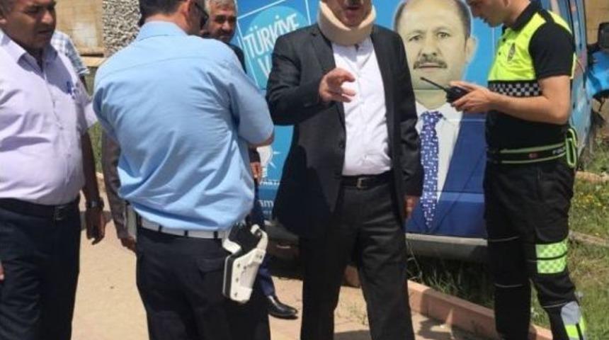 Başkan Saygılı&rsquo;dan Kaza Yapan Ak Parti Aracına M&uuml;dahale