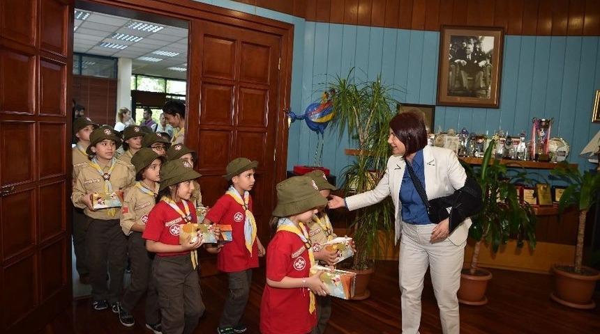 Minik İzciler, Başkan Handan Toprak Benli&rsquo;yi Ziyaret Etti