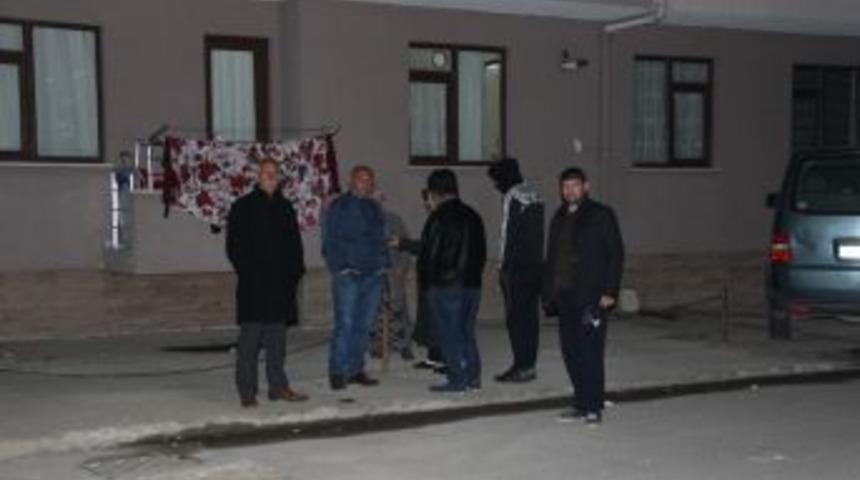 Bolu Depremi D&uuml;zce&rsquo;de De Hissedildi, Vatandaş Sokağa İndi