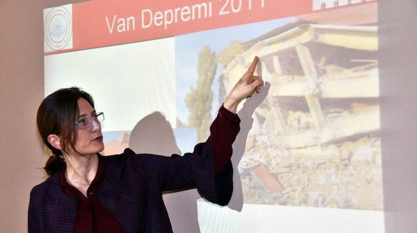 Temel Afet Bilinci Eğitmen Eğitimi Programı D&uuml;zenlendi