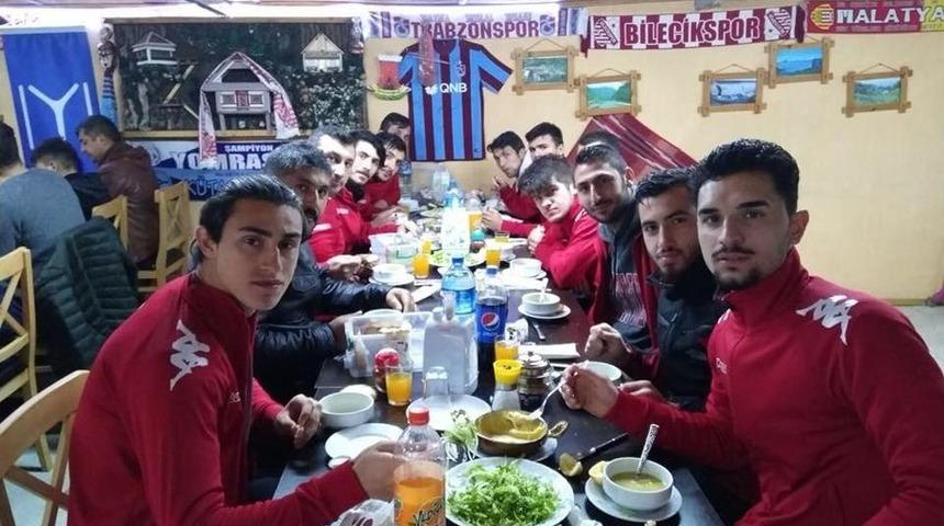 Başkan Yaman&rsquo;dan Bilkecikspor Onuruna Yemek