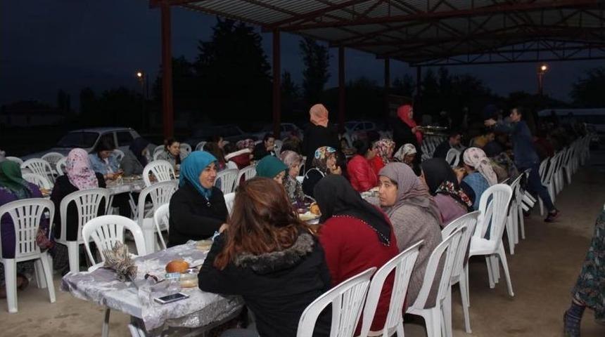 &Ccedil;ivril&rsquo;de İftar Sofrası 2 Mahallede Kuruldu