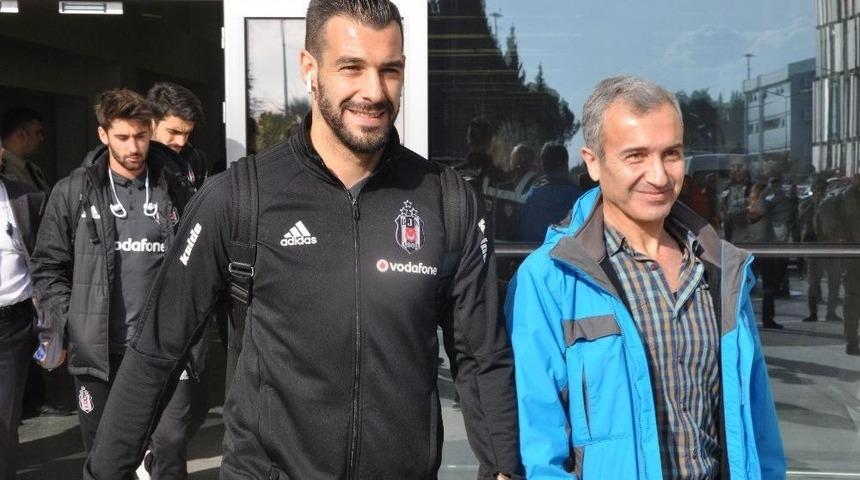 Beşiktaş Kupa Maçı İçin İzmir’e Geldi