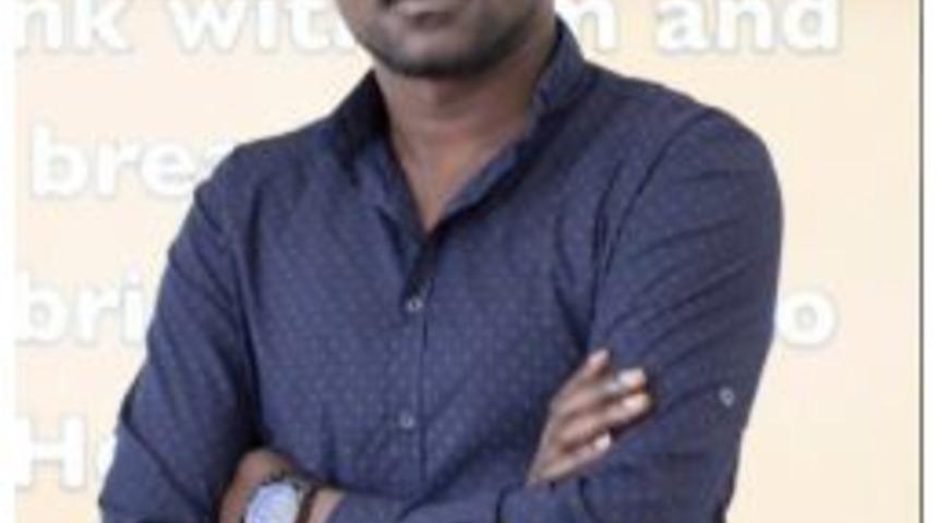 Ugandalı &Ouml;ğretmen &lsquo;korsan&rsquo; &Ccedil;ıktı