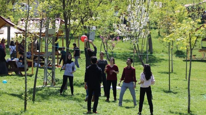 Havalar Isındı Piknik Alanları Doldu