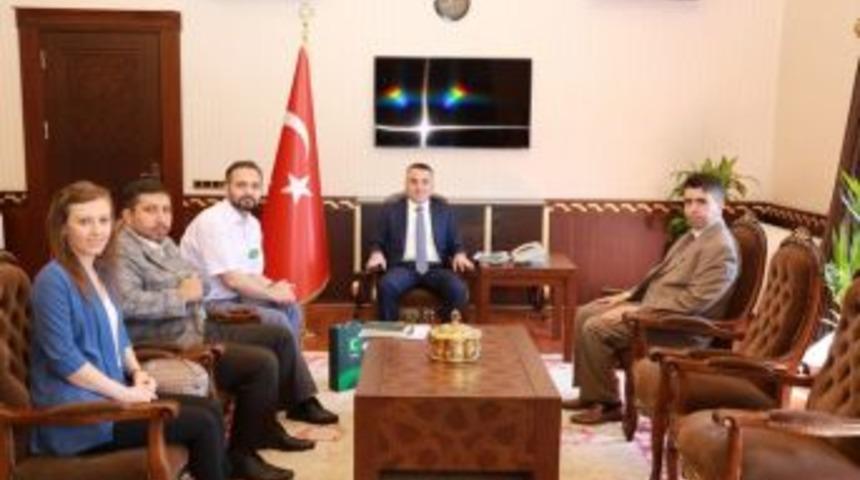 Vali Osman Bilgin, Kırklareli Yeşilay Şubesini Ağırladı