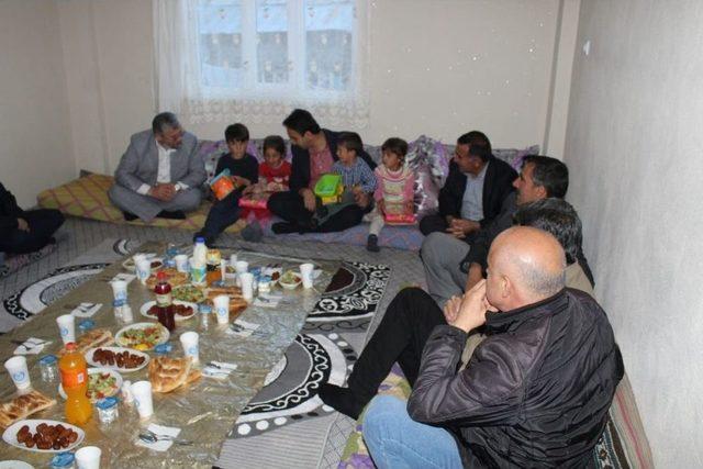 Kaymakam Dundar, Yetim Kardeşlerle İftar Açtı