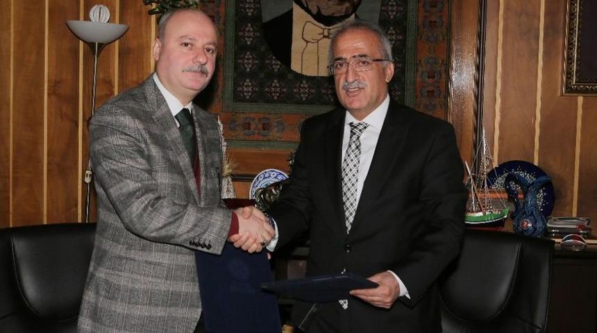 Rekt&ouml;r &Ccedil;omaklı&rsquo;dan Termal Turizmi Canlandıracak İmza