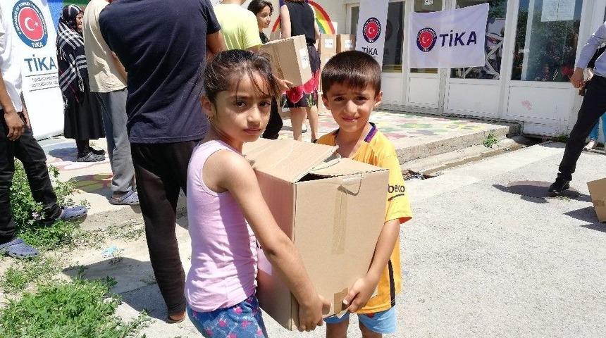 Tika&rsquo;dan Sırbistan&rsquo;da İhtiya&ccedil; Sahiplerine Gıda Yardımı