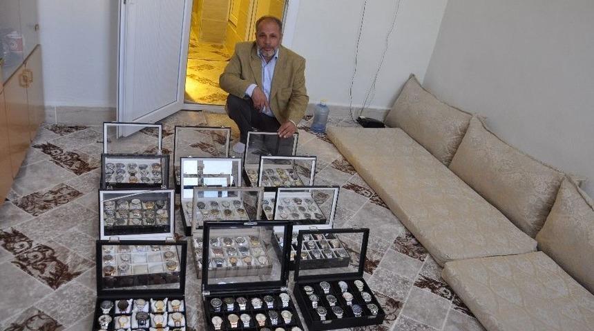 Servetini Saatlere Harcadı