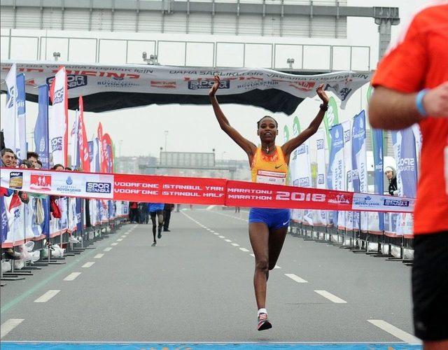 Vodafone 13. İstanbul Yarı Maratonu’ndan Rekor Çıktı