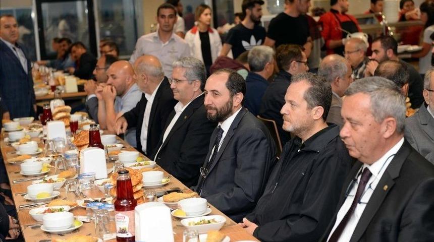 Hitit Ailesi Geleneksel İftar Yemeğinde Bir Araya Geldi