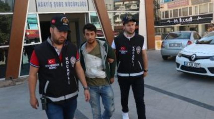 &Ccedil;aldıkları Ara&ccedil;la Kaza Yapınca Yakalanan Hırsızlar Tutuklandı