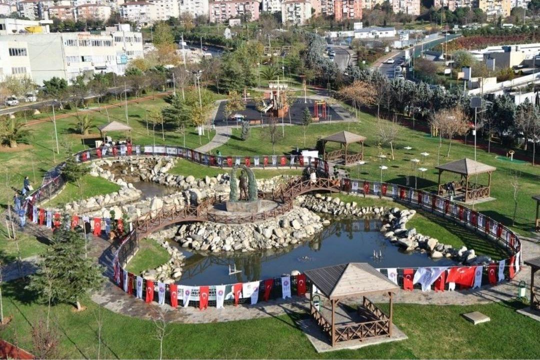 Cengiz Aytmatov Heykeli Maltepe&rsquo;de A&ccedil;ıldı