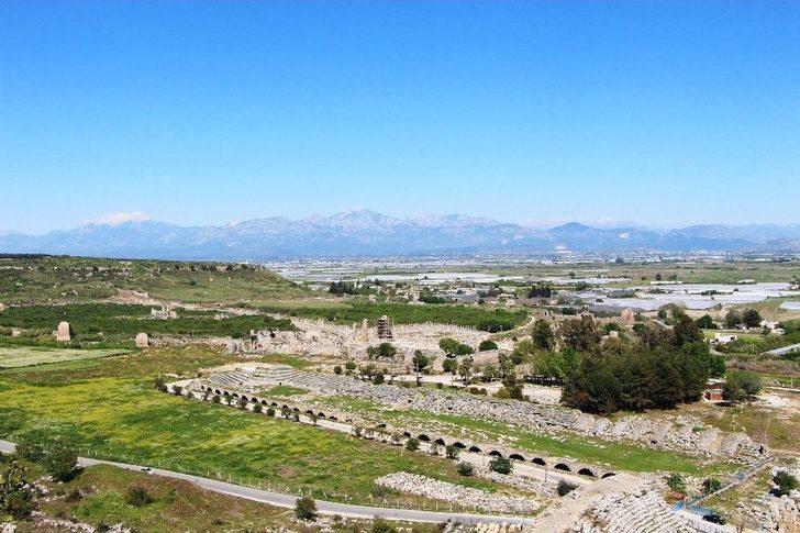 5 Bin Yıllık Tarihi Kent Yeşil Çevresiyle Ziyaretçileri Büyülüyor G3