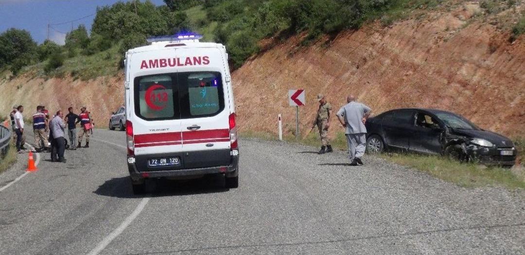 Motosiklet İle Otomobil &Ccedil;arpıştı: 1 &Ouml;l&uuml;