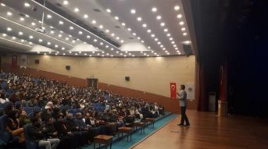 Büyükşehir’den Üniversiteye Hazırlanan Gençlere Motivasyon Eğitimi