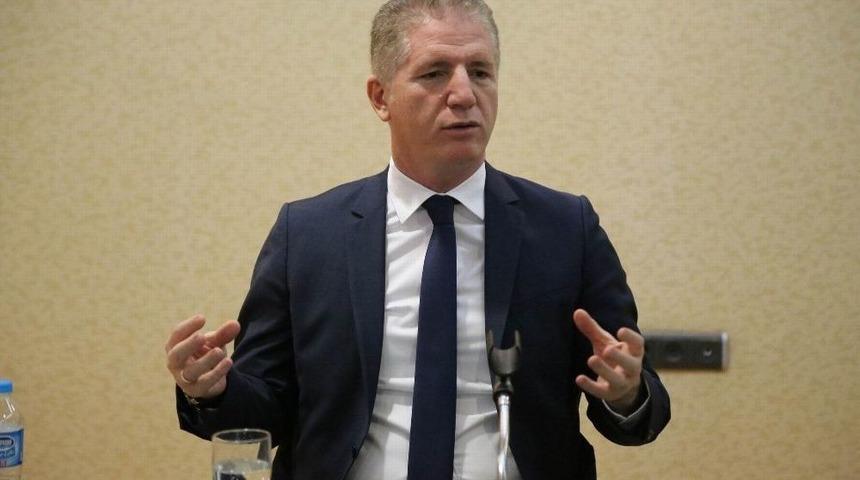 Vali G&uuml;l, &Ouml;ğrencilere Deneyimlerini Anlattı