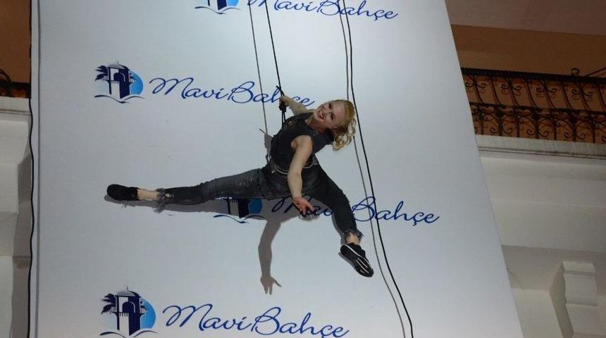 Dikey Defile Nefesleri Kesti