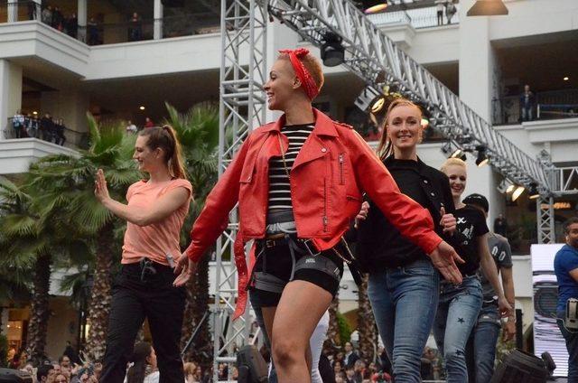 Dikey Defile Nefesleri Kesti 2