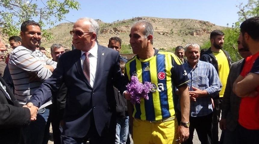 Savur&rsquo;da Eski Emniyet M&uuml;d&uuml;r&uuml;ne Coşkulu Karşılama