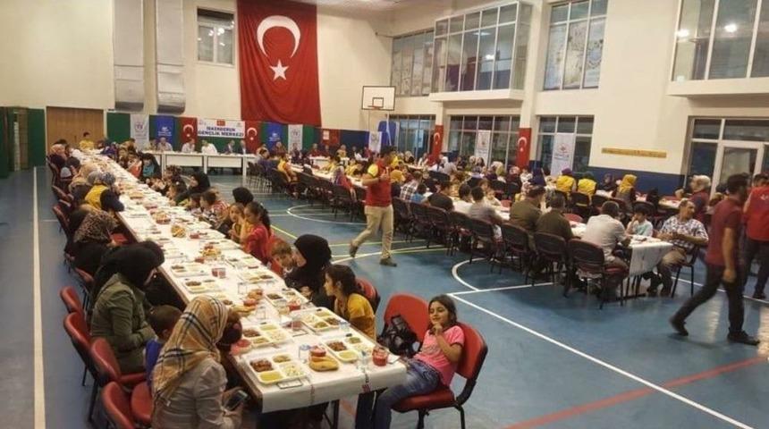 Hatay&rsquo;da Yetim Ve Annelerine İftar