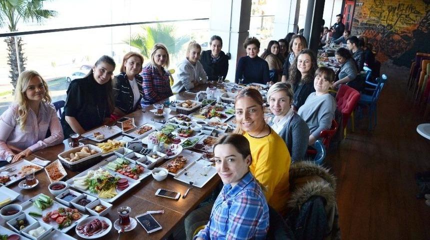 12 Aralık Mağazacılar G&uuml;n&uuml;