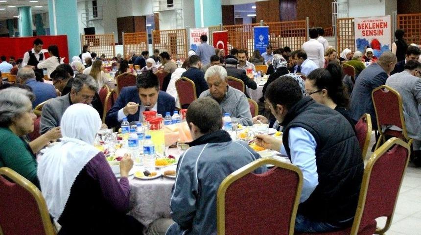 Muğla M&uuml;ft&uuml;l&uuml;ğ&uuml;nden İftar Yemeği