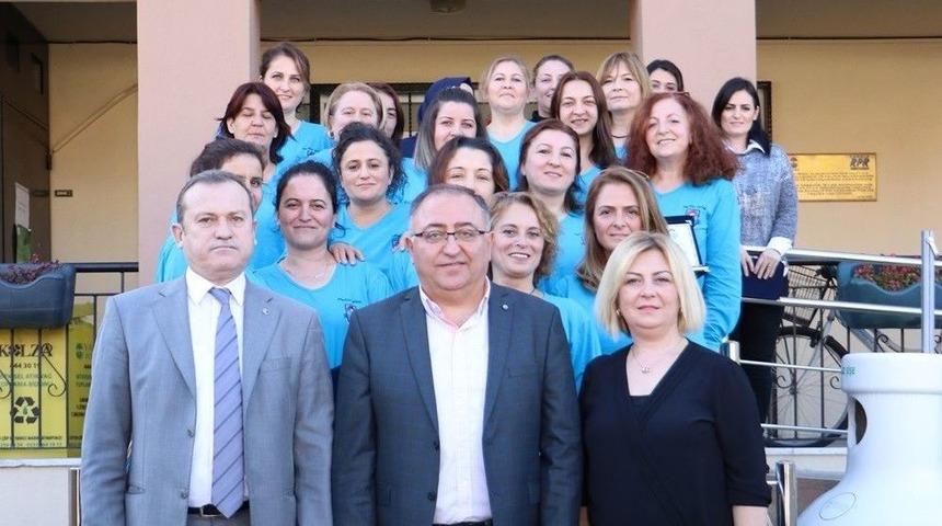 Salman’dan Umut Merkezi Çalışanlarına Plaket