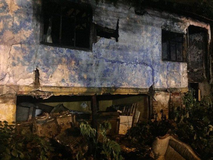 Yalnız Yaşadığı Evinde Yanarak Can Verdi G2