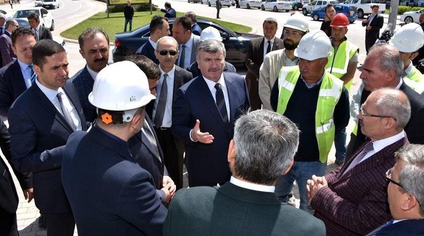 Konya&rsquo;da Kesintisiz Trafik Akışı İ&ccedil;in 5 Yeni K&ouml;pr&uuml;l&uuml; Kavşak Ve Yaya &Uuml;st Ge&ccedil;idi Yapılıyor