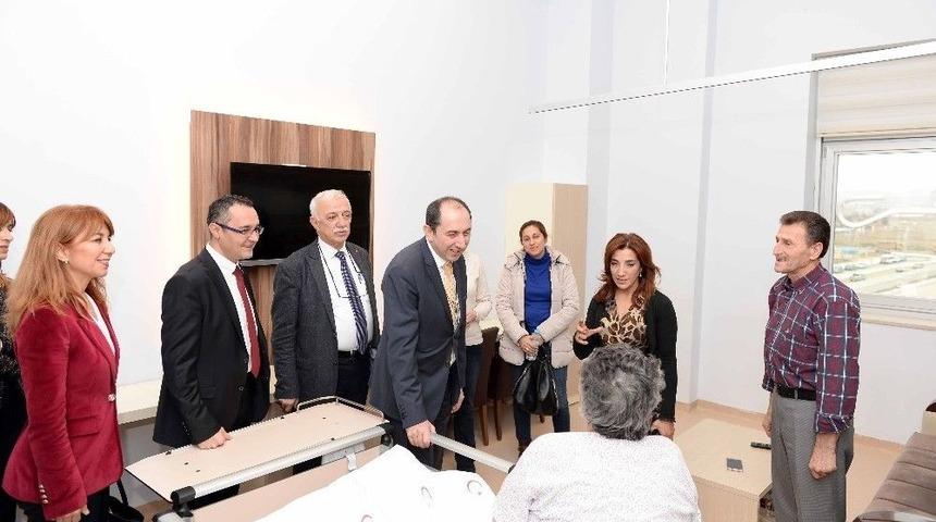 Meme Kanseri Hastanın G&ouml;ğs&uuml; Alınmadan Kanserli T&uuml;m&ouml;r &Ccedil;ıkarıldı