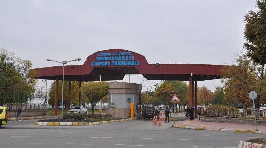 Başti&rsquo; De Ara&ccedil; Giriş &Ccedil;ıkış Kapısı Değişt İ