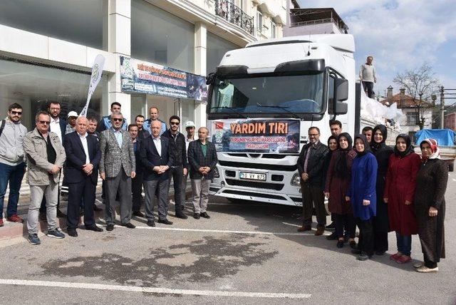 Dursunbey&rsquo;den Doğu Guta&rsquo;ya Yardım Tırı Gidiyor 1