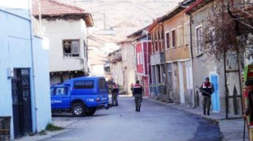 Komşuların Kavgasında Kan Aktı: 1 &Ouml;l&uuml;, 1 Yaralı