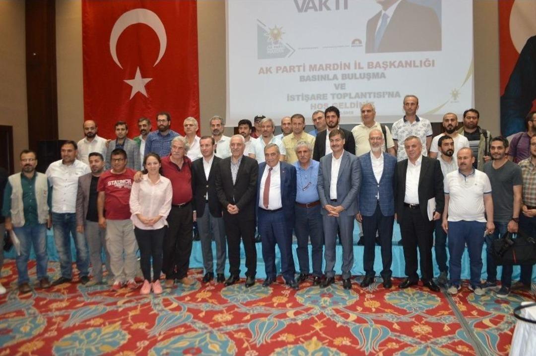 Ak Parti&rsquo;den Gen&ccedil;lere &Ouml;zel Se&ccedil;im Koordinasyon Merkezi