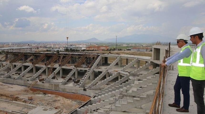 Başkan &Ccedil;alışkan, Yeni Stadyum İnşaatında İncelemelerde Bulundu
