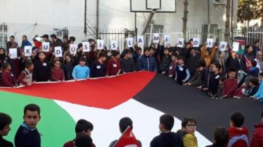 Öğrencilerden Kudüs Protestosu