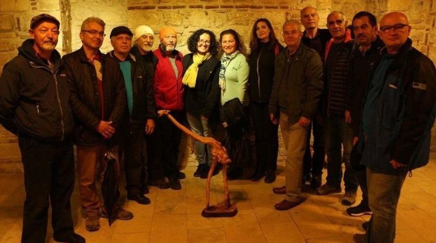 Kuşadası&rsquo;nda &rsquo;k&ouml;klerin Dili&rsquo; Heykel Sergisi A&ccedil;ıldı