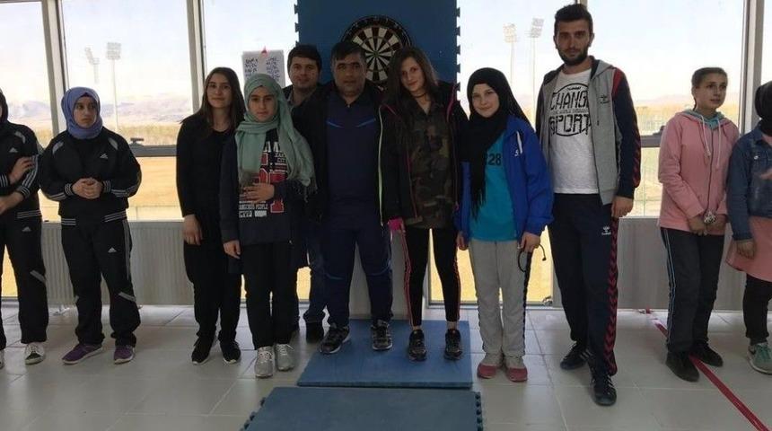 Bir Okul İki Şampiyonluk