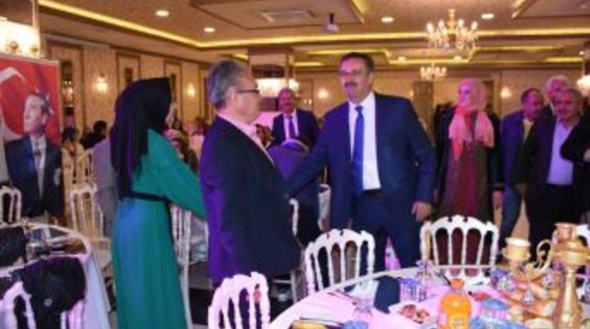 Kızılcahamam Belediyesi Personeli İftarda Bir Araya Geldi