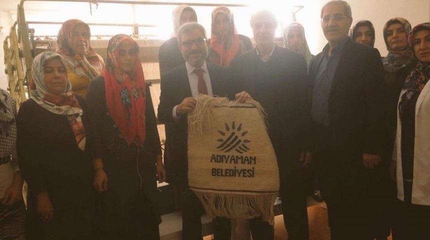 Kadınlardan Adıyaman Belediyesi Kurslarına Yoğun İlgi