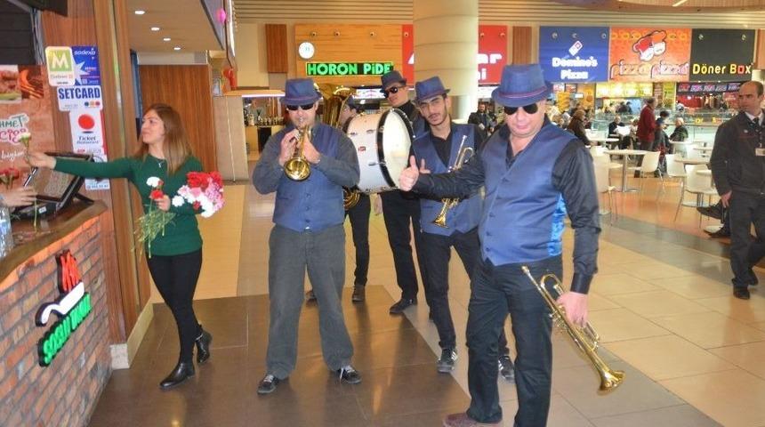 Malatya Park&rsquo;ta &lsquo;mağazacılar G&uuml;n&uuml;&rsquo; Kutlandı