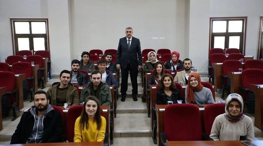 Başkan To&ccedil;oğlu &Ouml;ğrencilerle Bir Araya Geldi