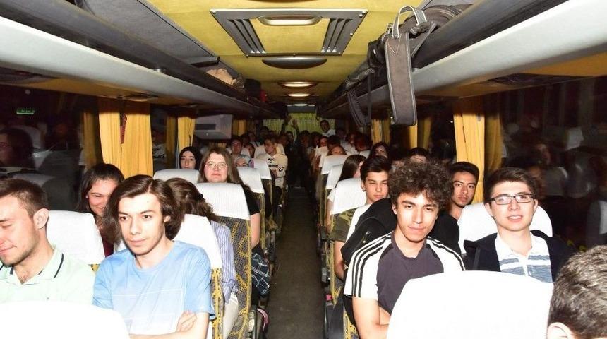 Bin &Ouml;ğrenci Bilecik&rsquo;ten &Ccedil;anakkale&rsquo;ye Yola &Ccedil;ıktı